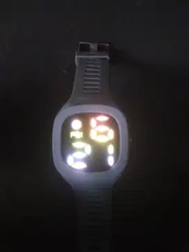 Jual jam apa adanya btuh buat beli susu anak