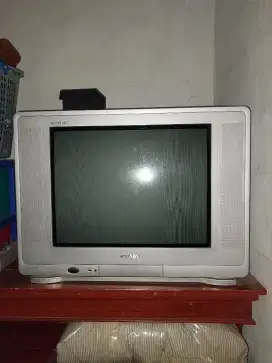 Di jual tv shapp 21 in kondisi hidup ada remot nya
