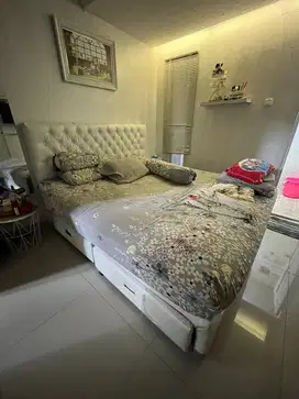 Divan 180+ 2 laci besar