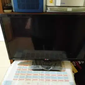 TV LG 24 inch like new