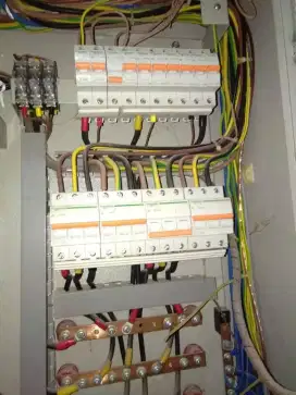 Jasa instalasi listrik/perbaikan