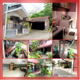 rumah dan kost 14 kamar tidur jalan kaliurang Km 14 utara UII