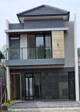 Di Jual Rumah Siap Huni Lokasi Strategis di Limo Depok