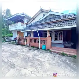 tanah dan bangunan rumah banteng baru jln kaliurang Km 8