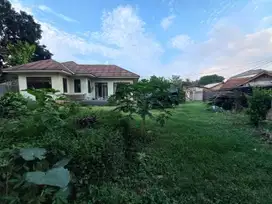 Dijual Rumah Tanah Luas Cocok untuk Usaha Kontrakan di Cibinong