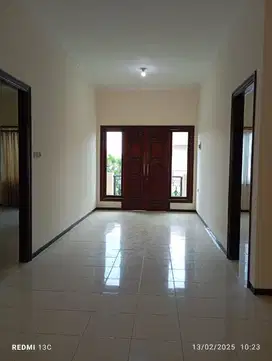 Disewakan rumah pakuwon city cluster depan