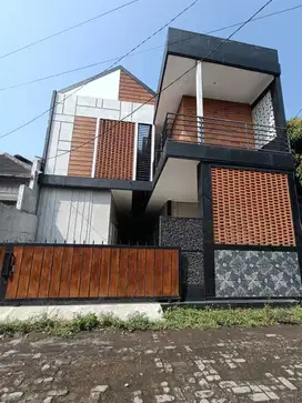 Dijual Cepat Rumah Kost 22 Kamar Jl Bunga Bunga Suhat dekat UB Malang