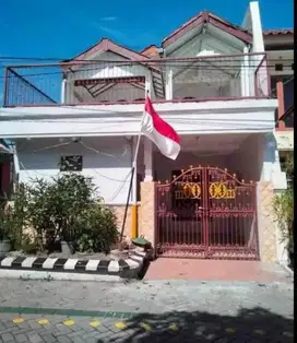 Rumah 2 Lantai Daerah Kebraon Surabaya Selatan