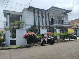 Di Jual rumah bagus estetik di perumahan Gegerkalong