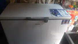 Freezer Box Changhong 300Liter