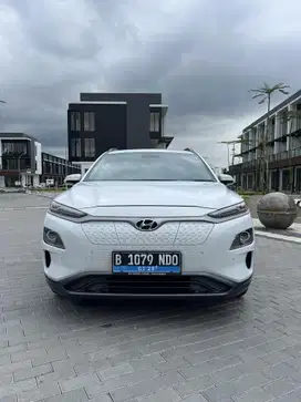 (TDP 10 JUTA) Flash SALE!!! Hyundai Kona EV Putih 2020