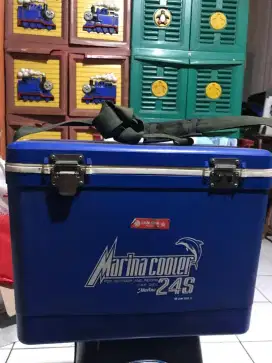 Cooler box marina