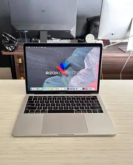 MacBook Pro 13 2019 Touchbar Intel Core i7 Ram 16GB SSD 256GB