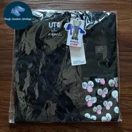 Kaos Uniqlo x Kaws BFF Pocket Black Original