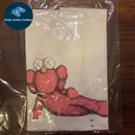 Kaos Uniqlo x Kaws White Pink Kids Original
