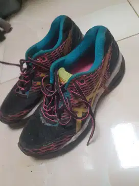 sepatu asic ori size 39