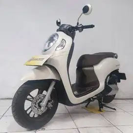 SCOOPY PRESTIGE TAHUN 2024 PUTIH