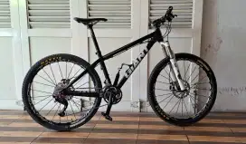 Second Sepeda MTB GIANT HT