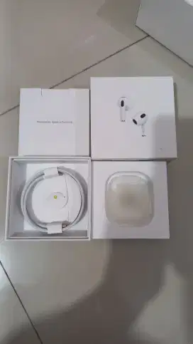 Lightning Cable iPhone iPad AirPods (Original bawaan AirPods)