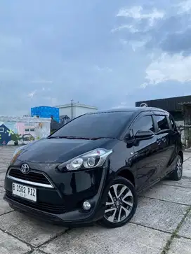 (Km Low Super Istimewa) TOYOTA SIENTA V AT 2017