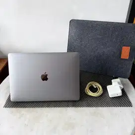 Macbook Air M1 mulus bagus bonus