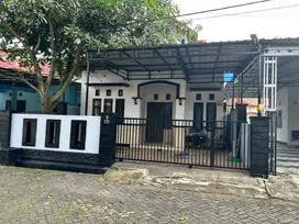 di jual Rumah dalam komplek Elite,aman,tenang,tidak banjir