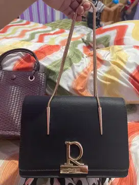 Tas rotelli warna hitam