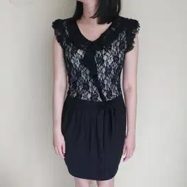 Dress Brukat Hitam Rumbai Ruffle