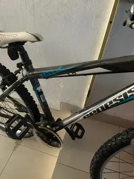 Sepeda tesla genesis