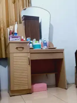 Dijual meja riasnya