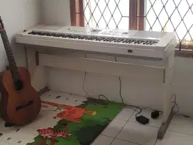 Piano Digital Yamaha DGX 650