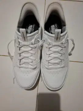 Sepatu Sketchers Men's Tali Warna Putih Original Second Ok