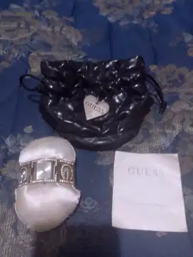 Jam guess wanita