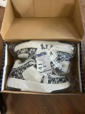 Sneaker keren, empuk ori