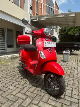 Vespa LX 2023 Red Passion Merah Top Box