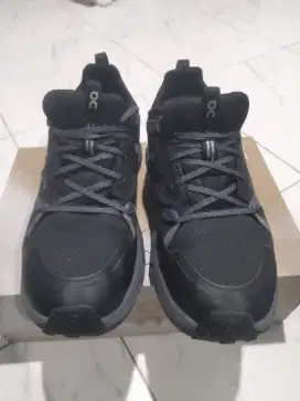 Jual aja ni sepatu running