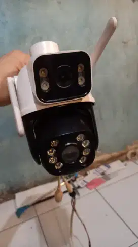 2 camera bisa putar arah