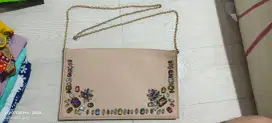 Tas dompet barang baru lama disimpan