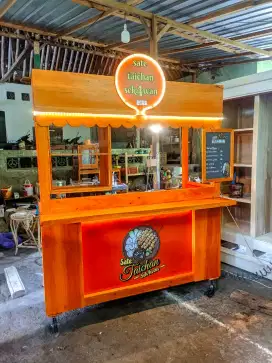 Gerobak sate taichan, gerobak angkringan, gerobak pecel lele, dll