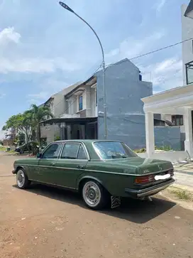 Mercedes Benz w123 200 tiger