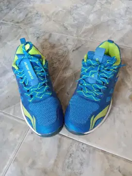 Sepatu badminton Li-Ning Cloud Ace X1 (series Jojo)