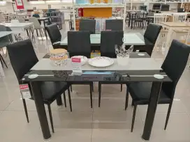 Meja makan set 4 kursi