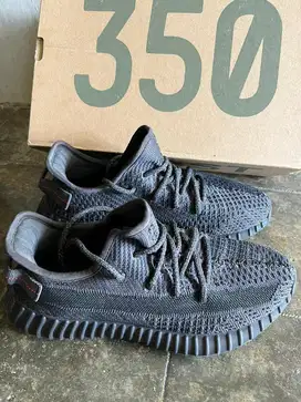 Adidas yeezy 350 v2 black static