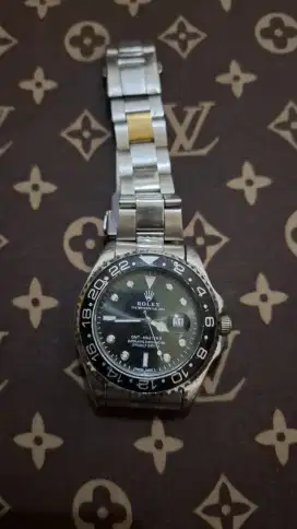 Jam tangan Rolex kondisi masih bagus