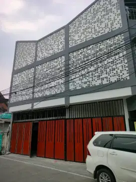 Rumah 3 lantai - SHM & IMB Aman dan Terjamin Bebas Banjir