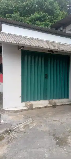 Warung dekat halte busway ragunan