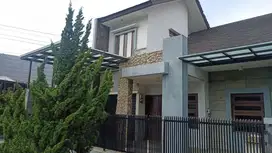 Rumah Bagus Semi Furnished Di Singgasana Mekarwangi Bandung
