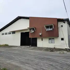Gudang lebar 30 meter ada kantor 2 lantai masuk kontainer 40 ft Jatake