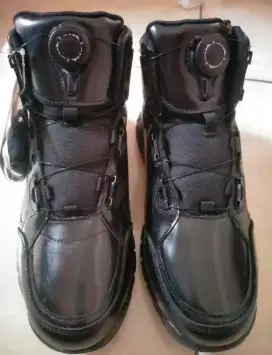 Sepatu Boot Unisex