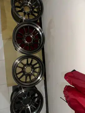 Velg mobil fortuner r18